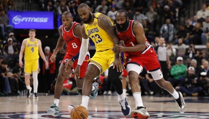 海洋之神·hy590官网-纪录井喷周：老詹纪录终结 KD里程碑 字母放话登顶 哈登得分前十