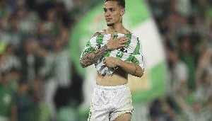 只去贝蒂斯！队友：安东尼拒绝其他队高薪报价，有些东西钱买不到