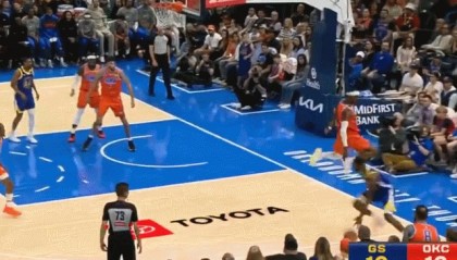 海洋之神·hy590官网-唯一中锋遭遇重伤！霍姆格伦倒下令雷霆内线真空